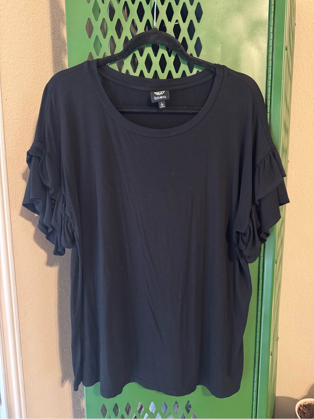 bobeau Women’s Black Short Sleeve Ruffle Shirt